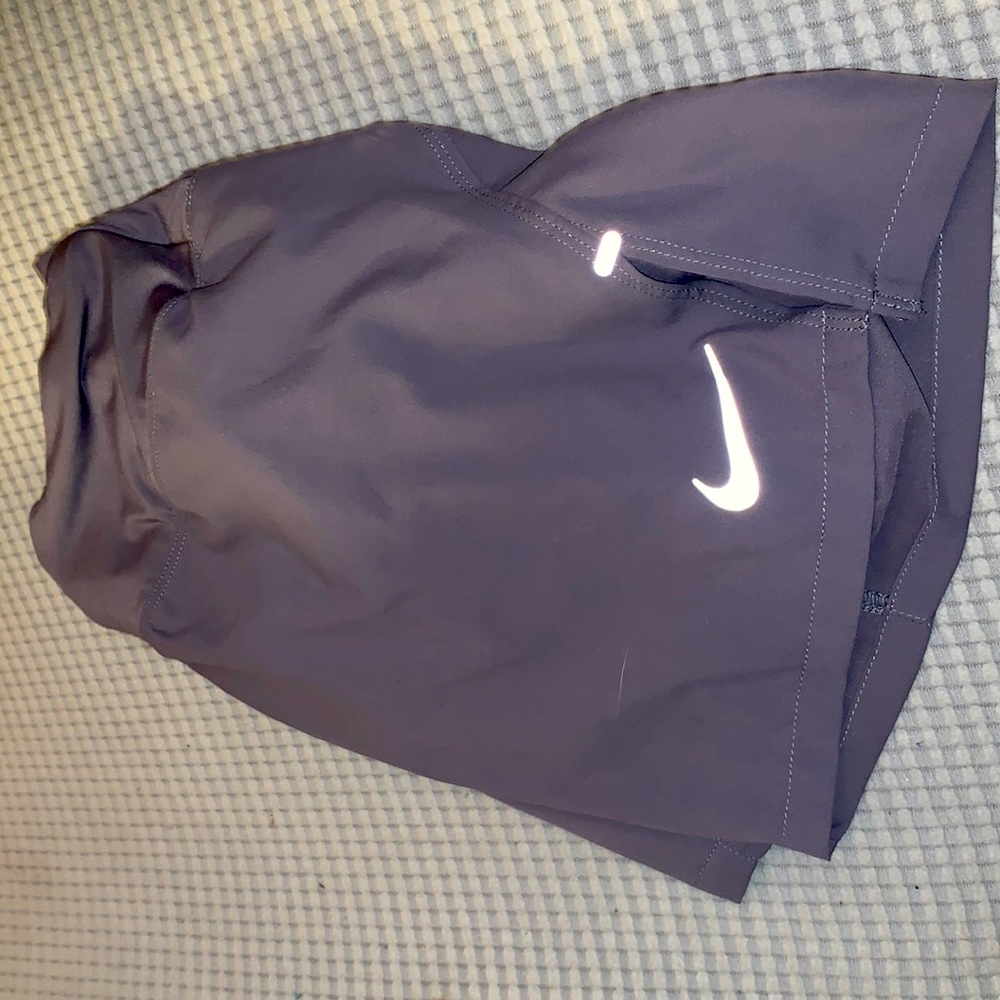 Women’s gray Nike shorts!!!!